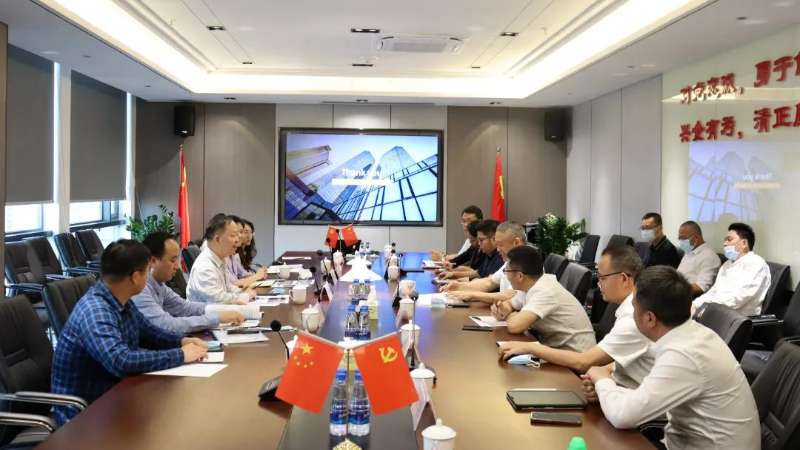 集團黨委副書記、董事鄧偉群帶隊到珠海建工集團督導(dǎo)檢查疫情防控和安全生產(chǎn)工作